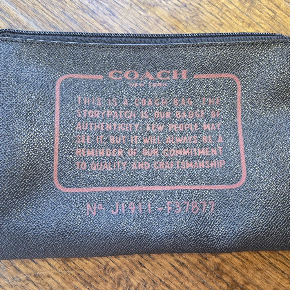 Black Coach StoryPatch Large Corner Leather Zip Pouch. Measures 9.5x6. - Picture 1 of 7